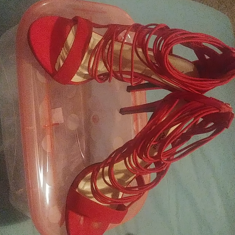 Heels - Picture 4 of 4